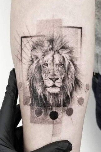 Graphic Lion Tattoo