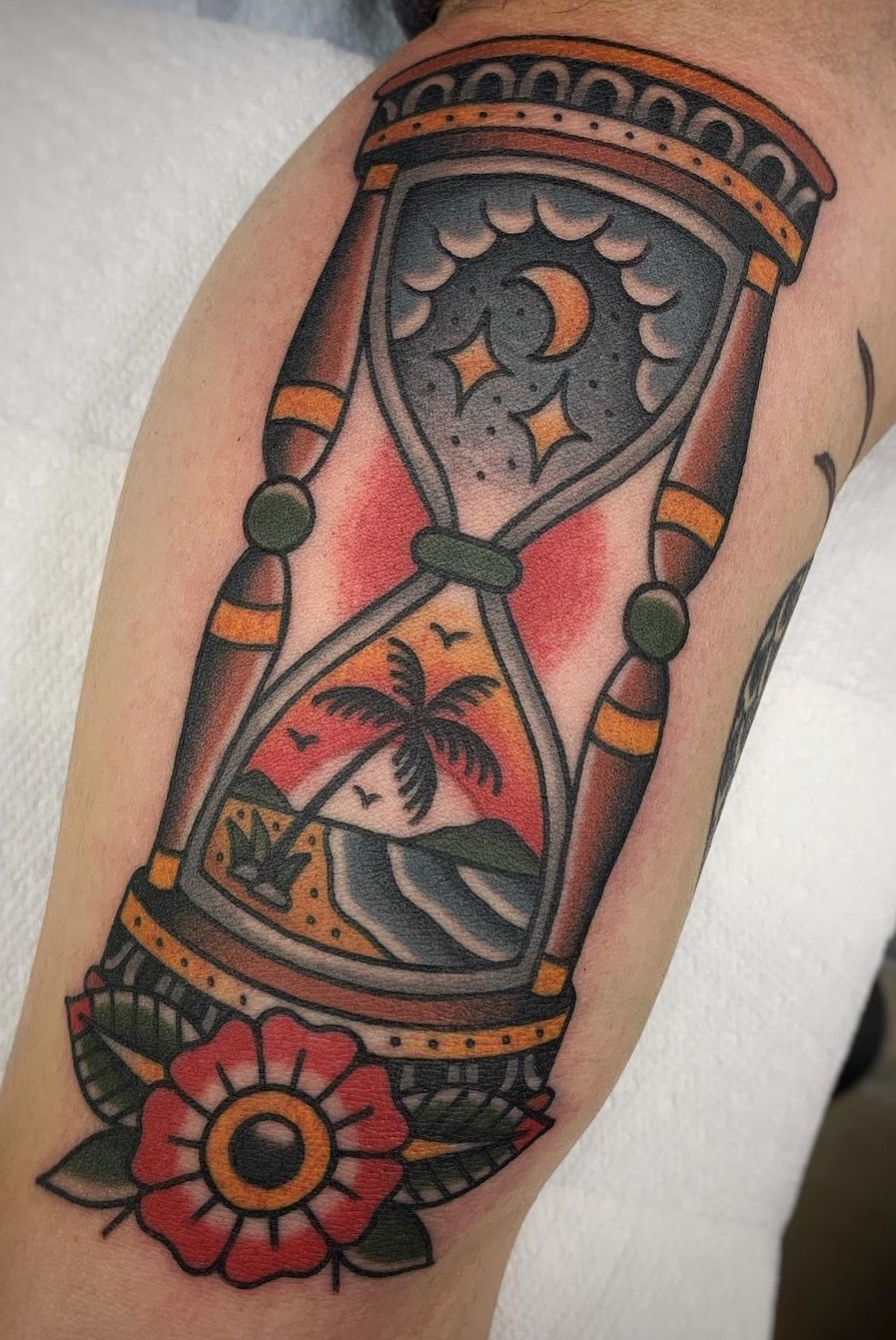 30 American Traditional Hourglass Tattoos