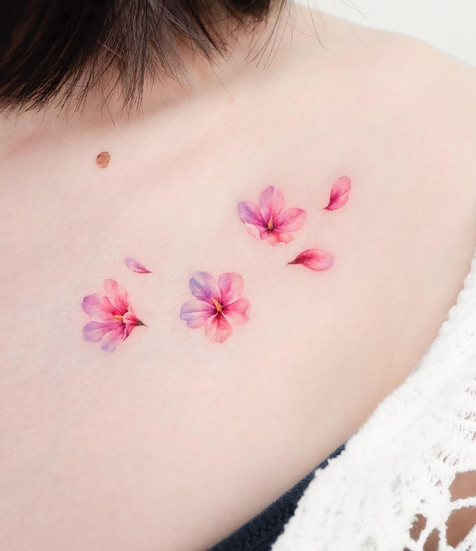 Small hawaiian hibiscus flower tattoo｜TikTok Search
