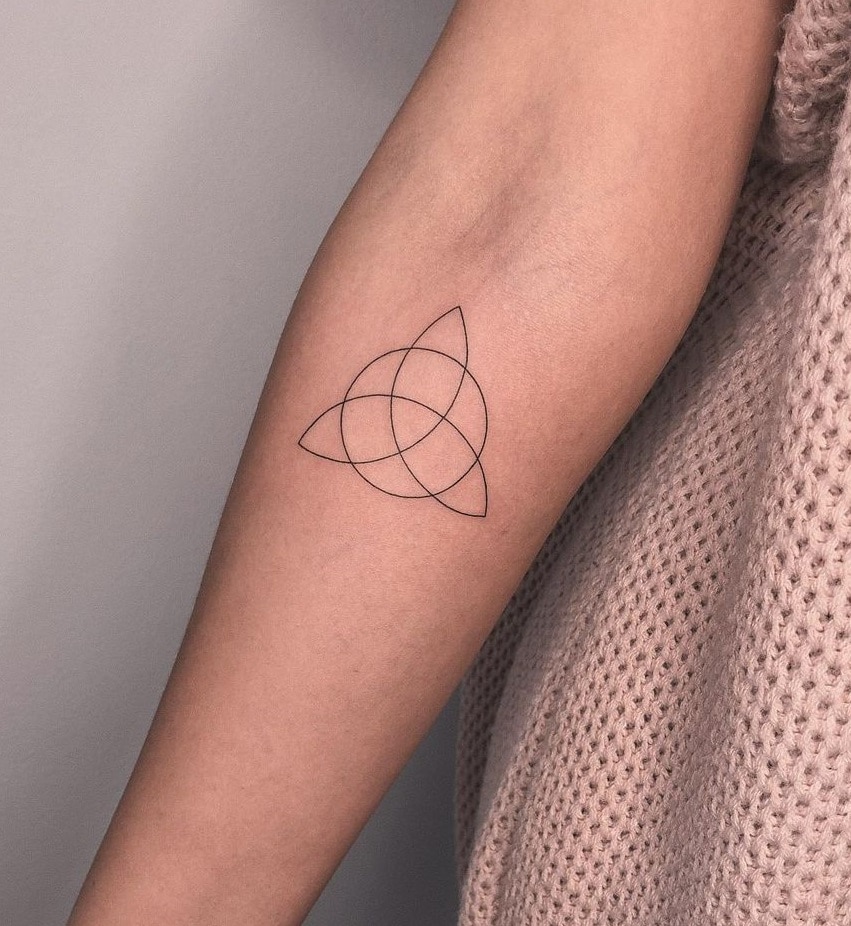 Amazon.com: Lasting 1-2 Weeks Triangle Juice Temporary Tattoo Ink Semi  Permanent for Adults Woman Celtic Triquetra Trinity Knot Interlaced Circle  Navy Blue that Look Real Men Women Chest Neck Arm (4 Sheets) :