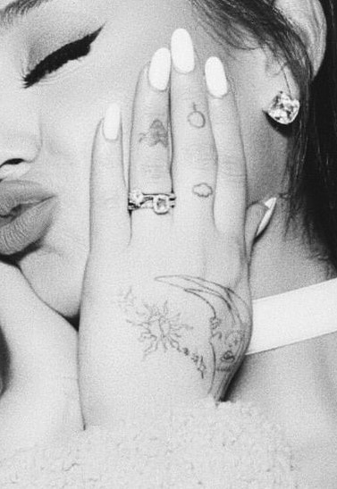 Ariana Granda Finger Tattoo